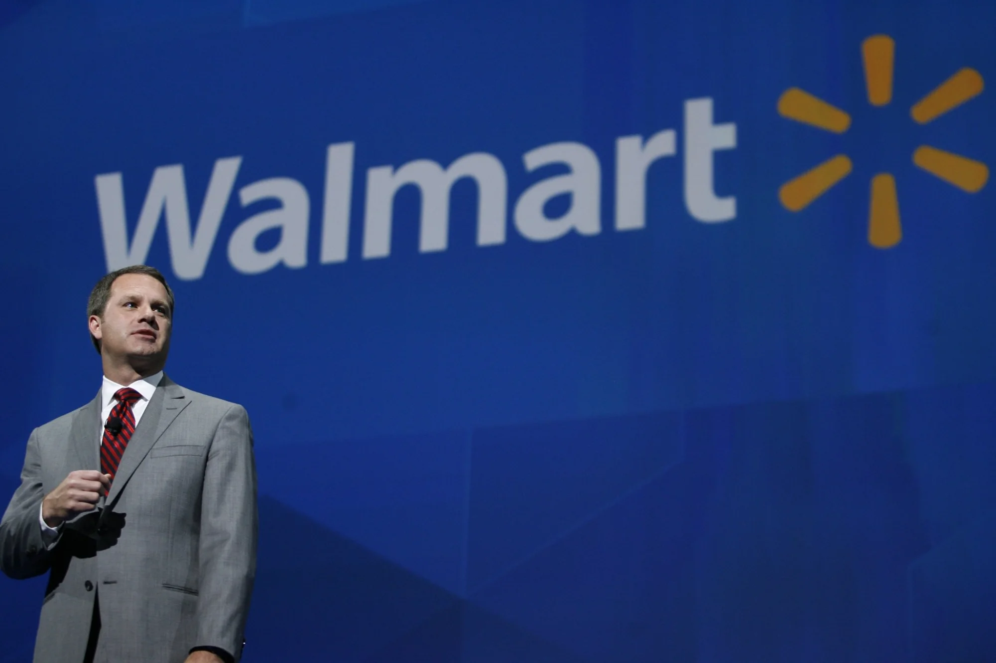 How is Walmart Using GenAI to Transform Retail?