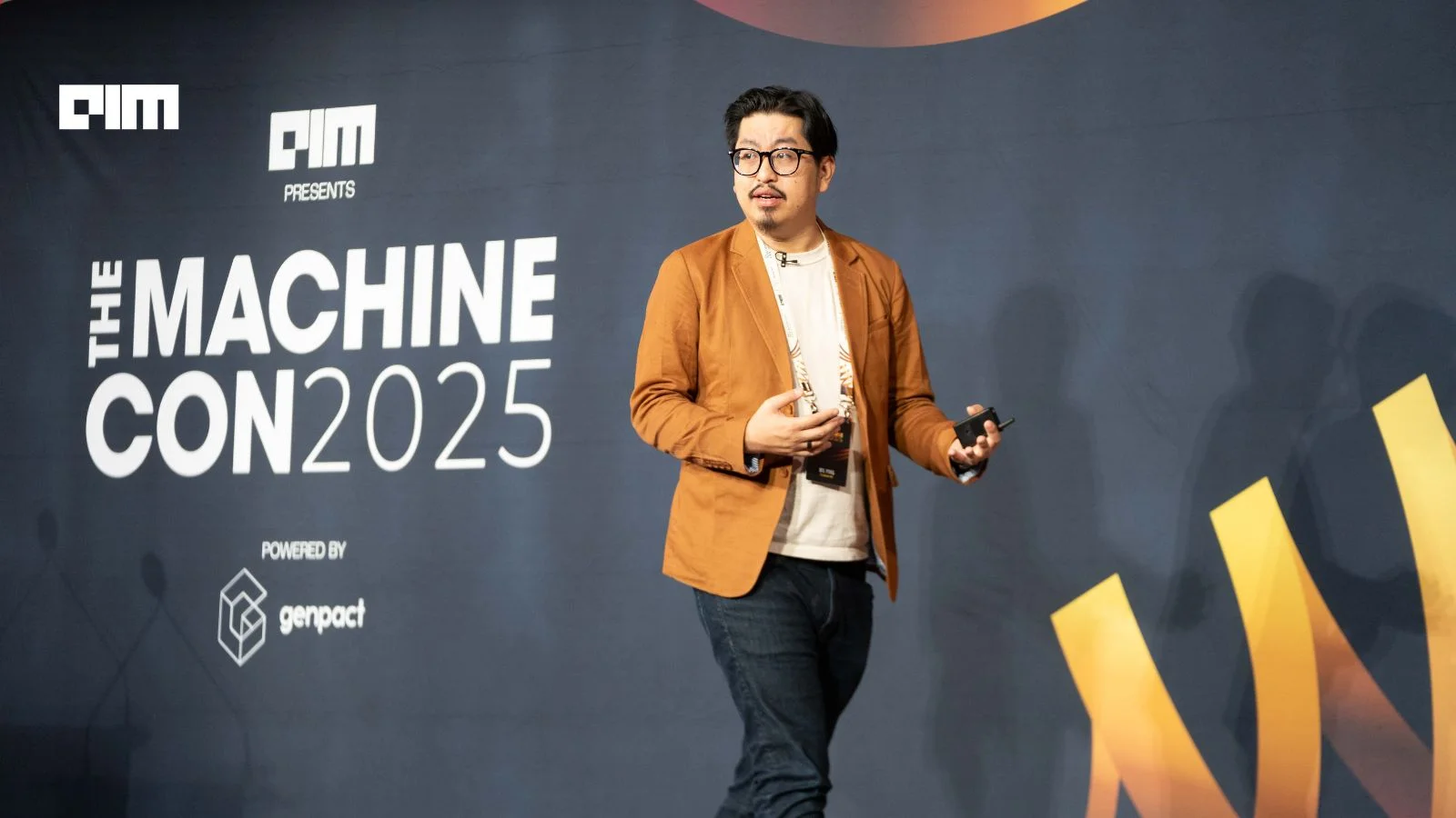 How does Agentic Observability simplify complex AI systems?